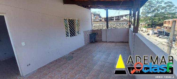 Ótima casa de 3 cômodos