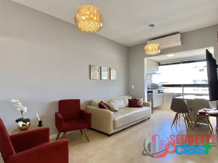 Apartamento bem decorado com 3 dormitórios