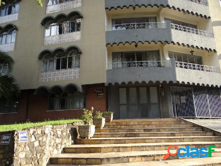 Apartamento com 3 quartos, 132m², à venda