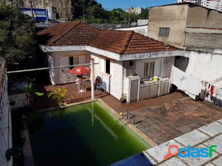 Casa com 3 Quartos e 2 banheiros à Venda, 444 m² por R$