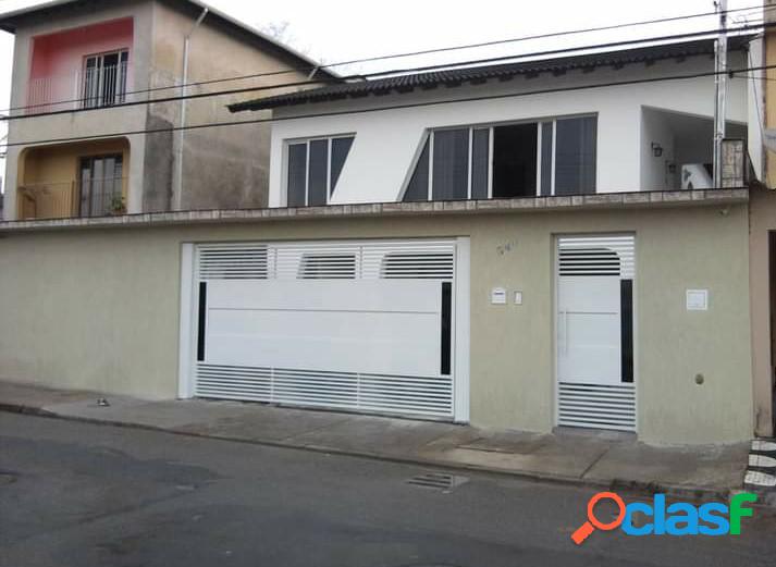 Casa com 3 Quartos e 3 banheiros à Venda, 230 m²