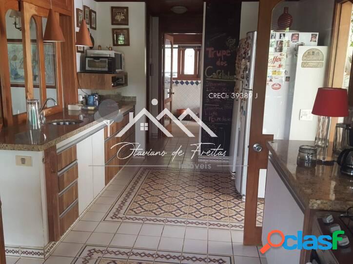 Casa com 6 dormitórios à venda, 800 m² por R$