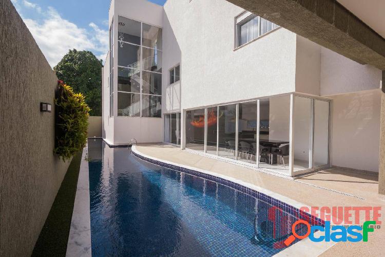 Casa próximo a praia com 5 suites