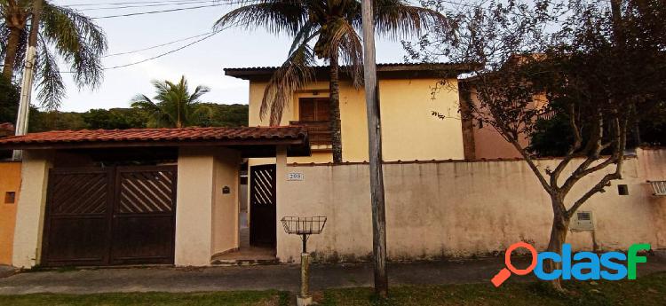Casa à venda São Lourenço a 200 metros da praia.