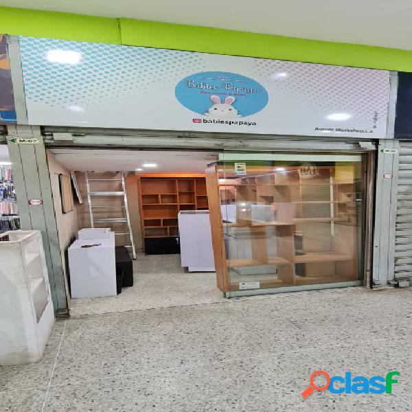 EN VENTA LOCAL COMERCIAL EN C.C FREEMARKET