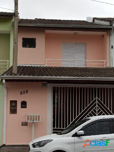 Sobrado à venda, 3 dormitórios sendo 1 suíte, espaço