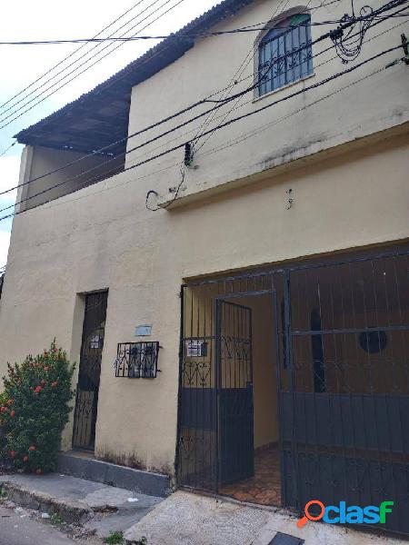 Casa 3 quartos sendo 1 Suíte Bairro Flores venda R$