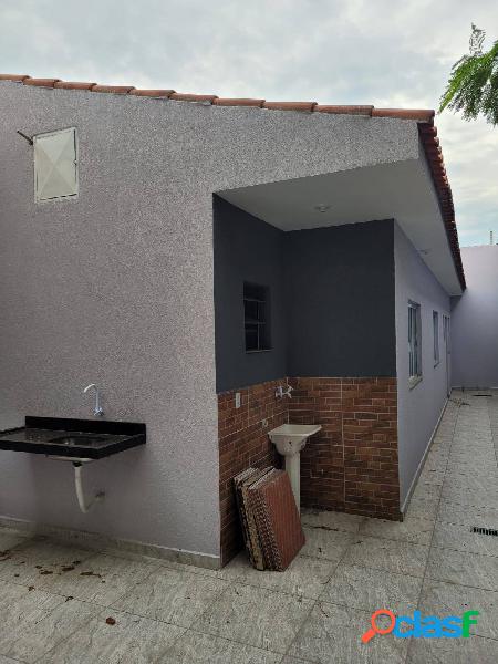 Casa térrea 02 dormitórios com 01 suíte - Parque São