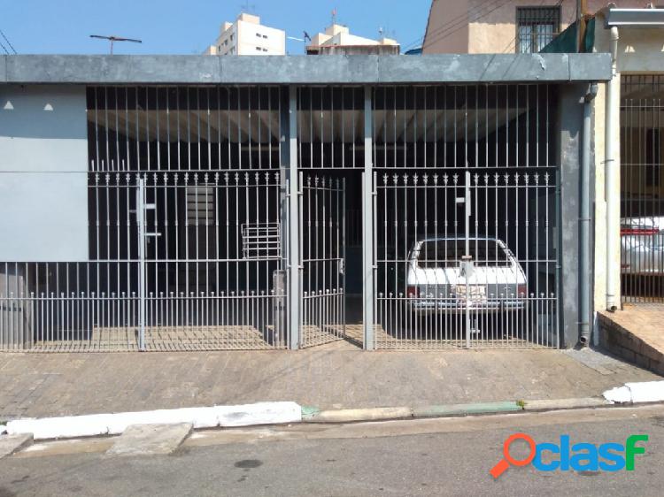 Casa para venda com excelente localização.