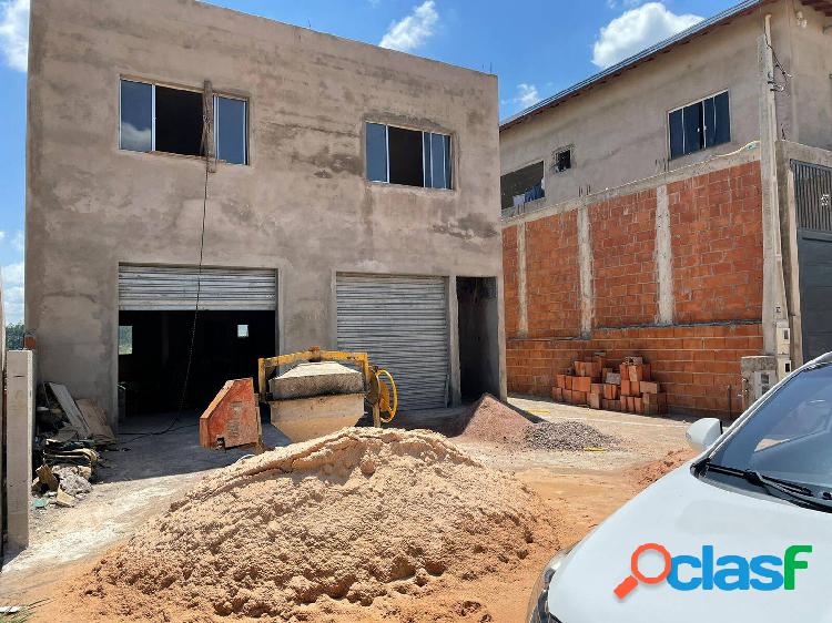 Imóvel comercial com 2 casas