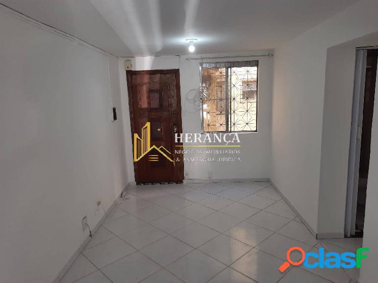 APARTAMENTO EM CONDOMÍNIO COM 2 QUARTOS À VENDA –