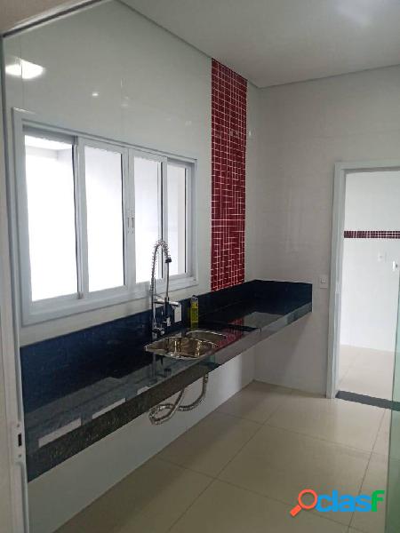 CASA COM ÁREA GOURMET E PISCINA 3 DORMITÓRIOS 1 SUÍTE