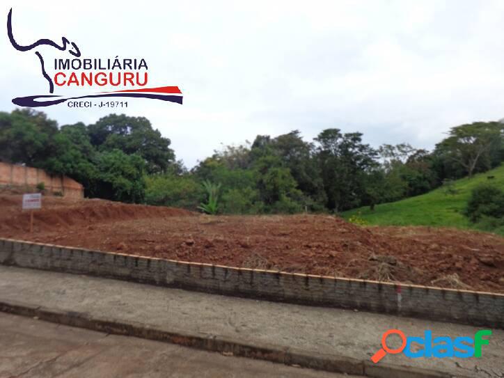Terreno com 304 m², na Vila São José, Piraju-SP.