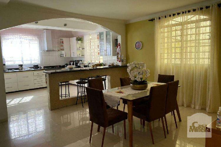 Casa, Europa, 5 Quartos, 3 Vagas, 2 Suítes