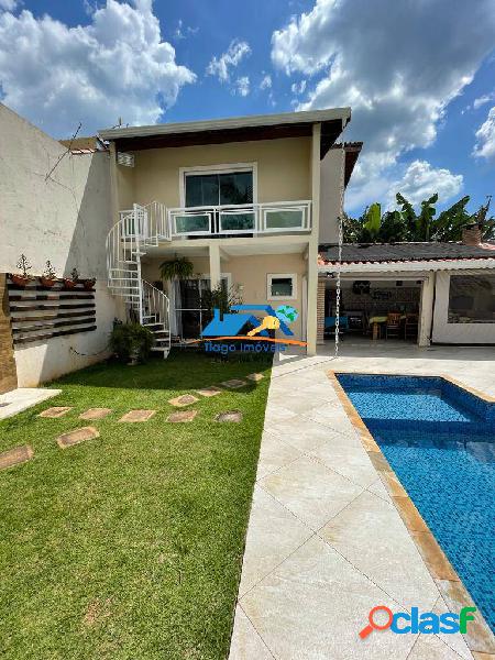 EXCELENTE CASA A VENDA COM FINANCIAMENTO BANCÁRIO EM TERRA