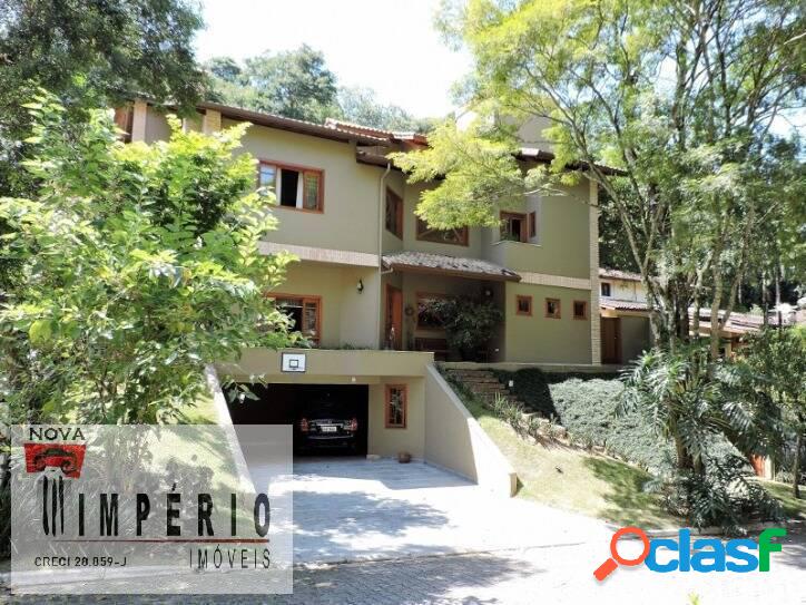 Linda casa com piscina gourmet e natureza em Jandira