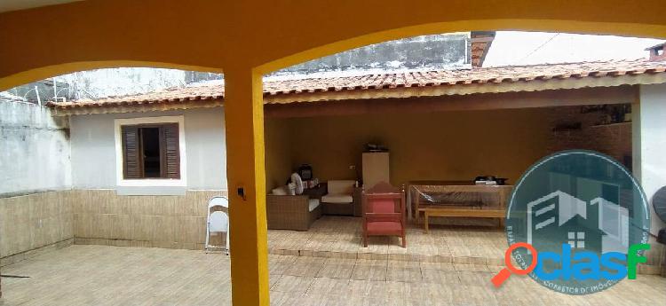 Casa lote inteiro com 3 dormitórios - 400 metros da praia