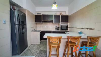 AMPLIO APARTAMENTO EN SAN BLAS