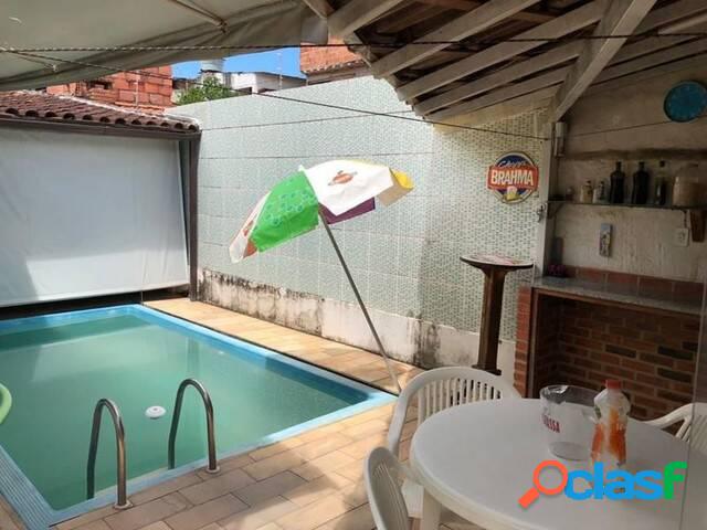 Royal Brokers Vende - Casa Linear de 4 qrts c/Piscina Em