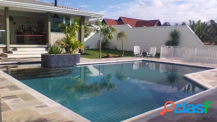 CASA COM 4 SUÍTES - JD.BOTÂNICO - SOUSAS