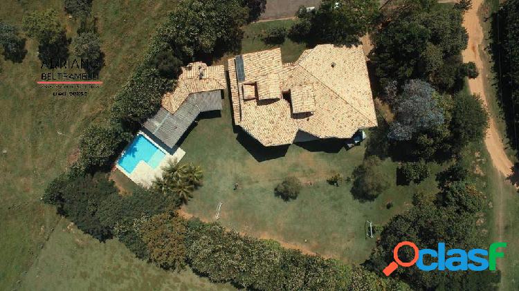 CASA TÉRREA EM TERRENO COM 4.000m² PLANO! COLINAS DO