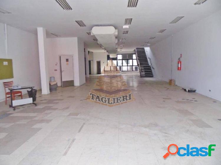 Salão comercial acesso ao metrô Tatuapé 330m2 térreo