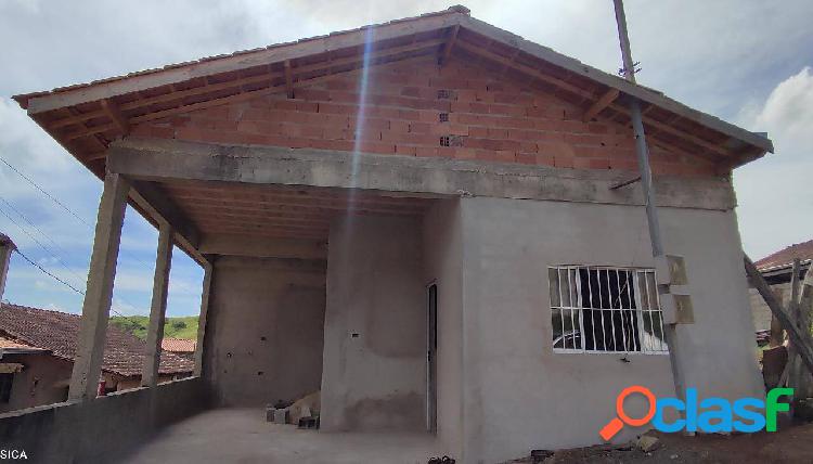 Casa em construção no bairro Maranhão em Caldas