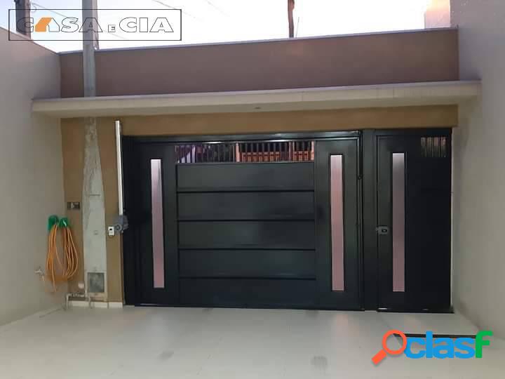 Linda casa com 3 dormitórios sendo 1 suíte