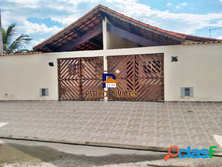 Casa Nova com Piscina com 02 Dormitórios.