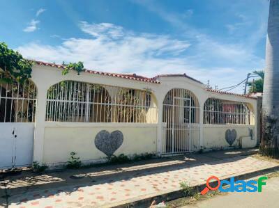 En venta Casa Amplia en Fundación Mendoza Valencia