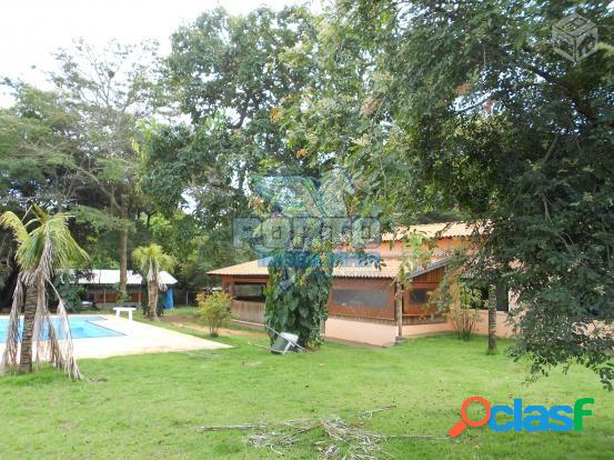 JD. COLONIAL- piscina- área de 3000 m²