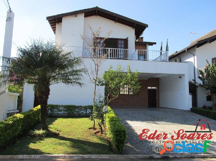Ótima casa à venda no Alphaville 6 com localização