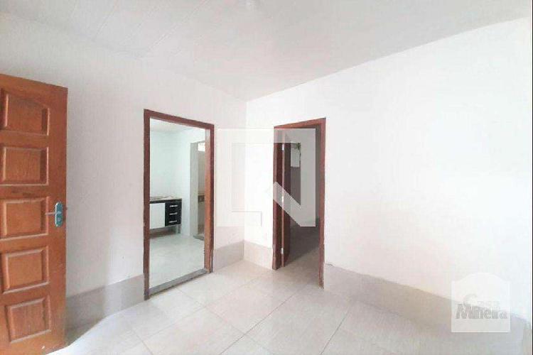 Casa, Itapoã, 2 Quartos, 4 Vagas, 0 Suíte