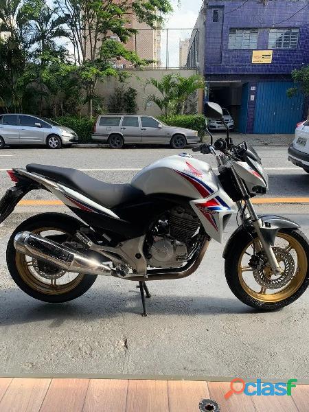 Honda CB300 Novinha