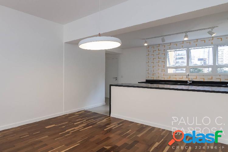 Apartamento super charmoso com 2 dormitórios, reformado.