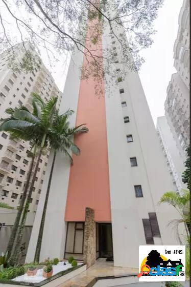 Apto à venda em Alphaville, Edifício Village na Alam