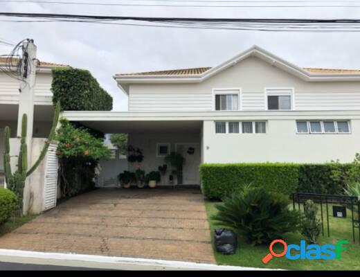 Belíssima casa em condomínio fechado Alphaville