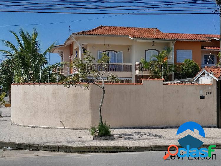 Casa com piscina e 3 dormitórios à venda no Tupy -