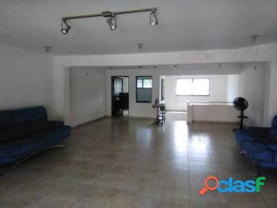 Casa comercial en alquiler en El Trigal 180m2