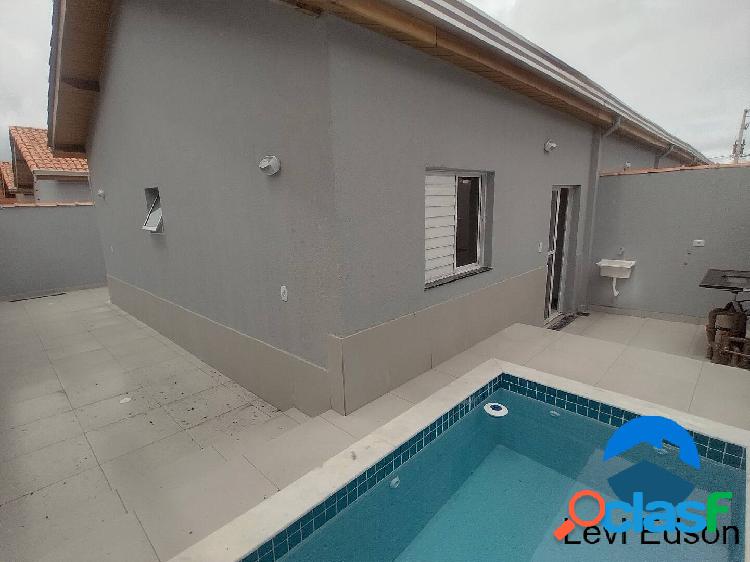 Casa de condomínio com piscina individual no Cibratel 2