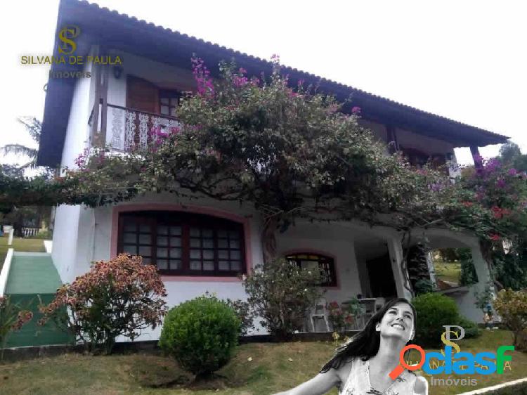 Casa à venda em Condomínio Fechado - Com segurança e