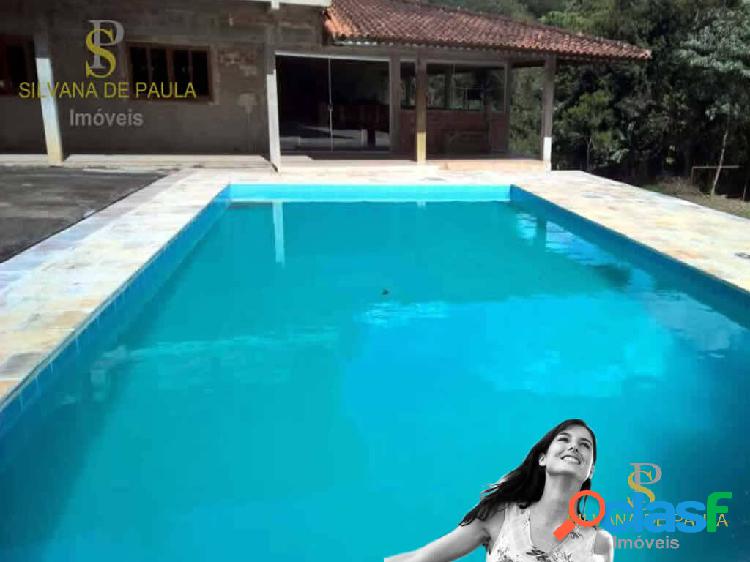Chácara à venda de 3.900 m² com piscina em Mairiporã -