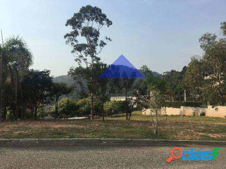 Maravilhoso terreno á venda no Residencial Tamboré 1