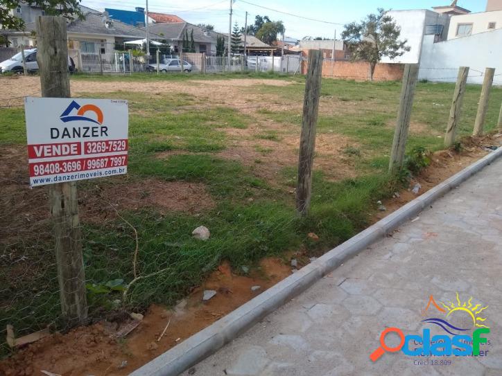 Terreno com 360m², rua Calçada. Frente para duas ruas