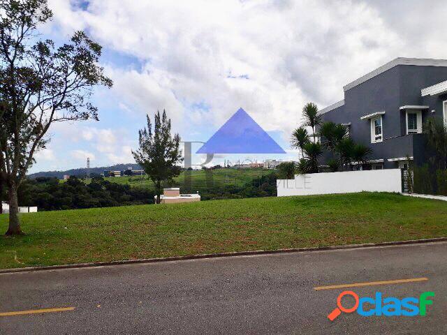Terreno com excelente topografia á venda em Alphaville