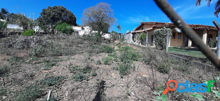 Terreno com Ótima Topografia Próximo ao Asfalto