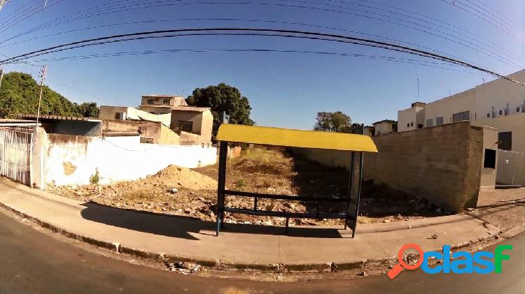 Vende-se terreno comercial na Av. 13 de Junho Centro Sul