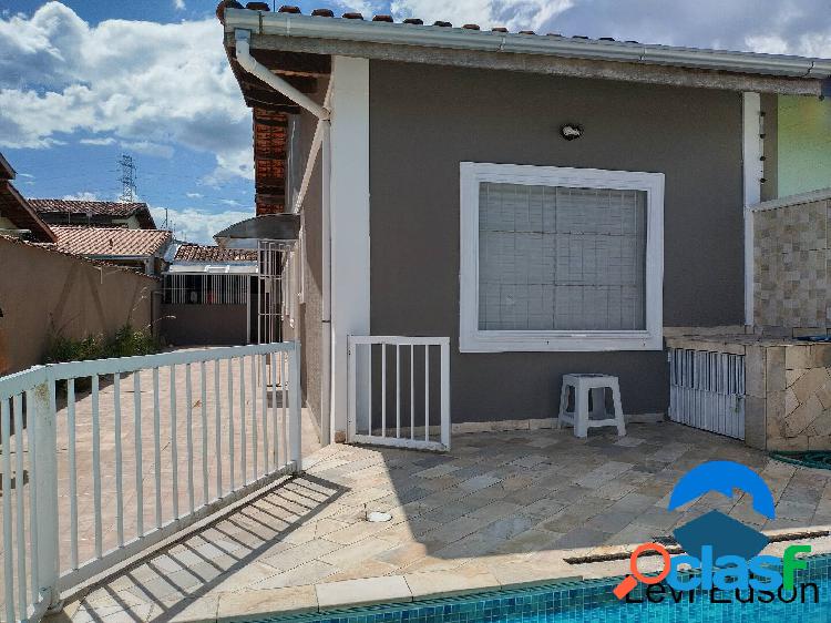 Casa com 4 dormitórios Área Gourmet Piscina no Balneário