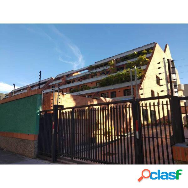 Se vende hermoso y confortable apartamento Duplex en Jardin