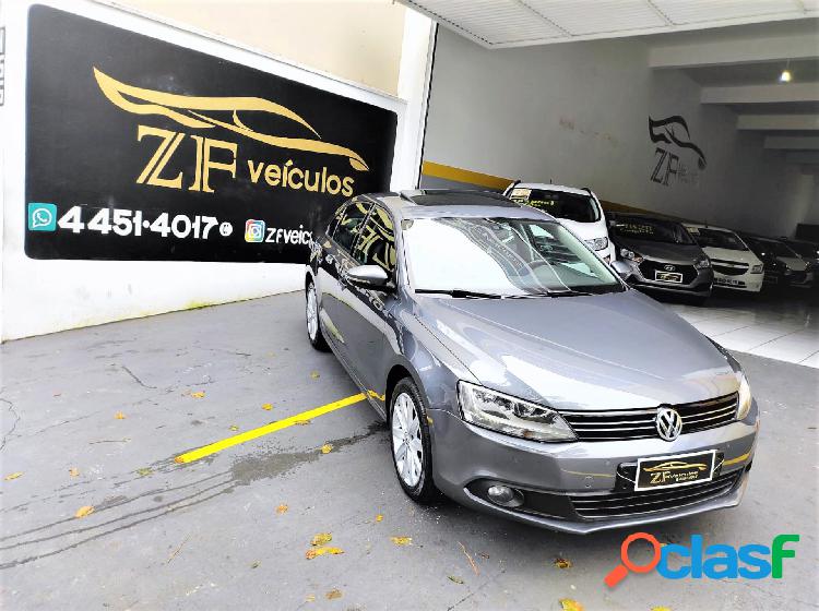 VOLKSWAGEN JETTA COMFORTLINE 2.0 T.FLEX 8V 4P TIPT. CINZA